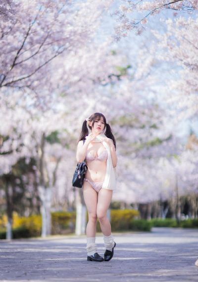张筱雨av一区二区三区_4K电影完整版