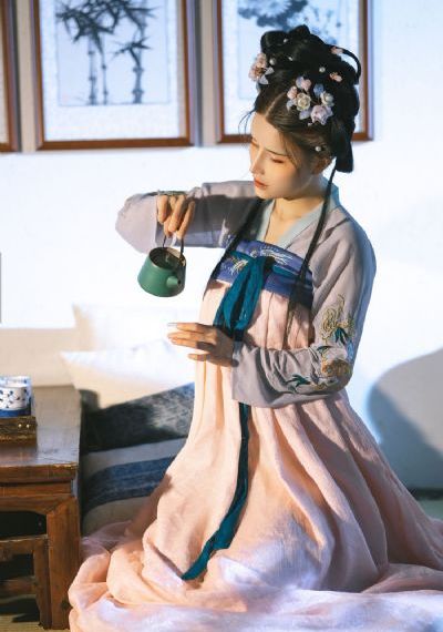 超碰2000_全集无删减版高清免费观看