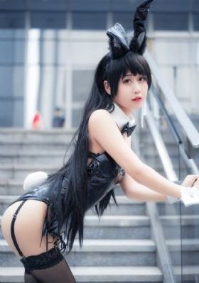 女厕av盗摄露脸近距离旱厕_720高清完整版